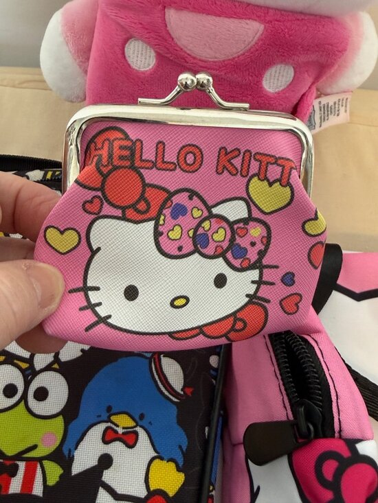 Hello Kitty Bundle - Picture 4 of 4
